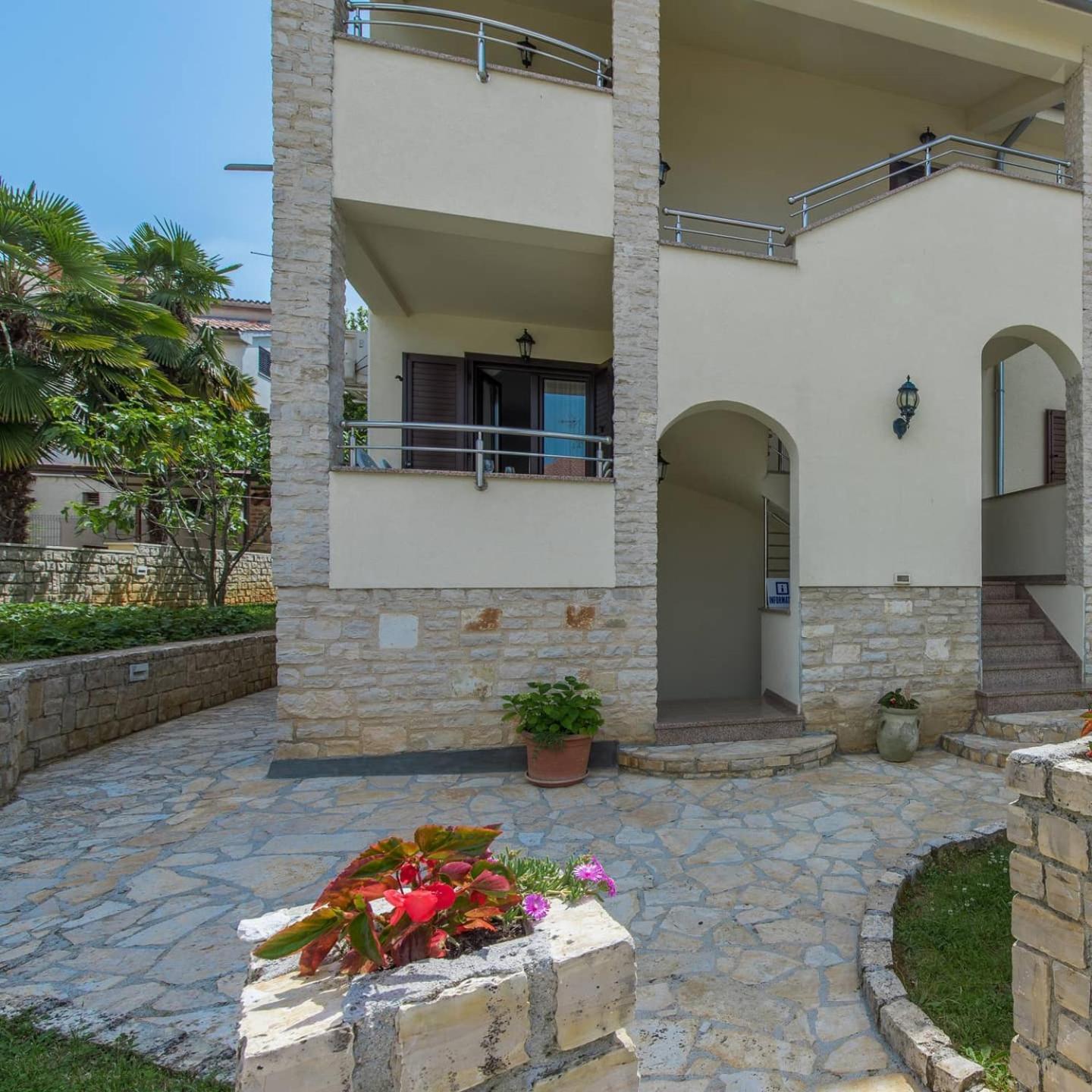Apartmani Lorena Poreč Dış mekan fotoğraf