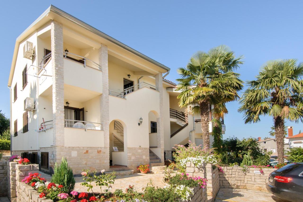 Apartmani Lorena Poreč Dış mekan fotoğraf