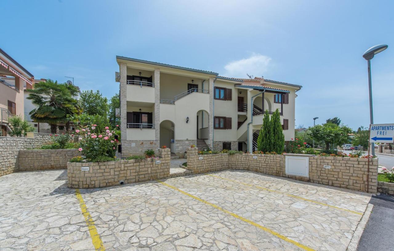 Apartmani Lorena Poreč Dış mekan fotoğraf