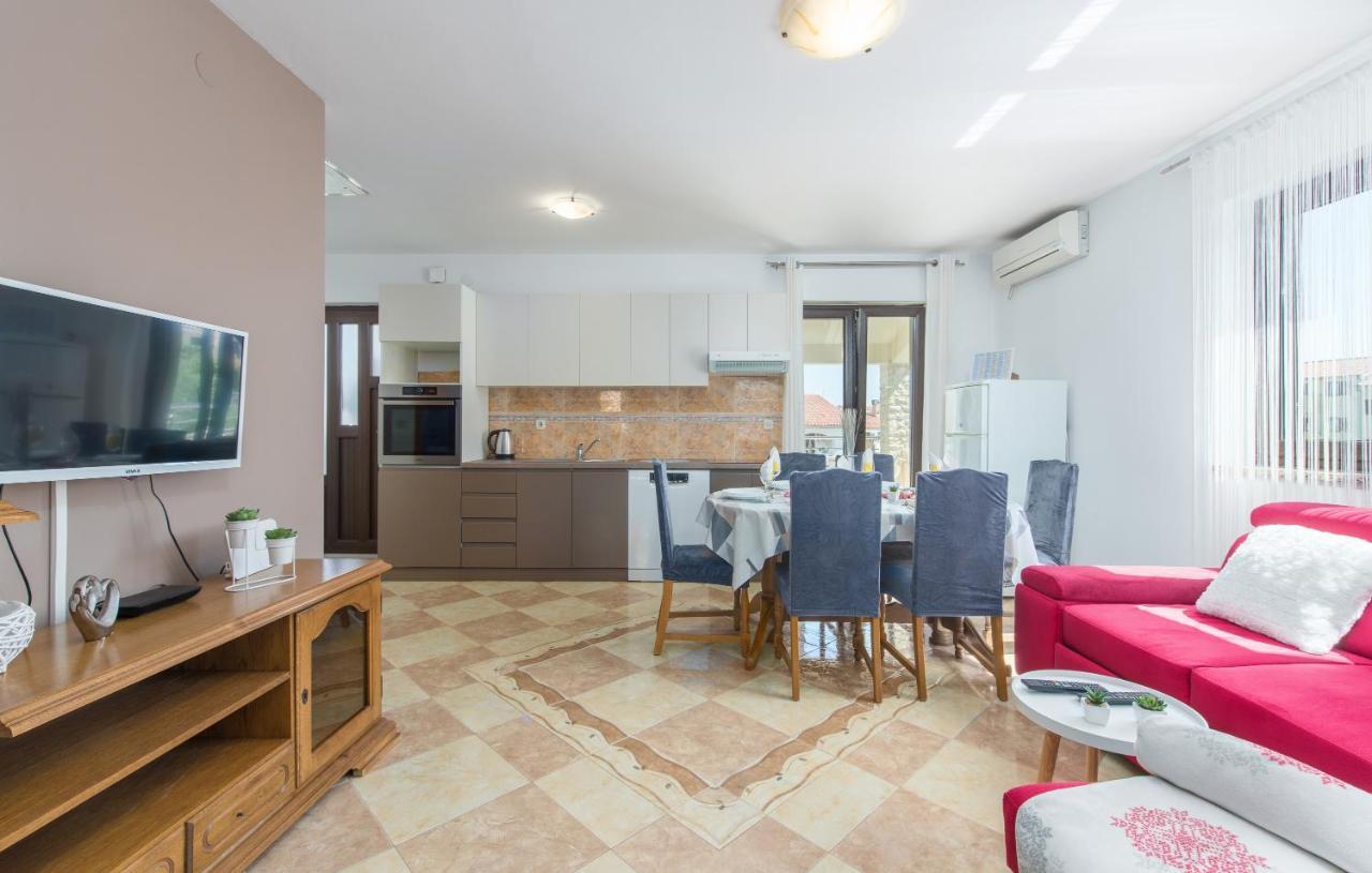 Apartmani Lorena Poreč Dış mekan fotoğraf